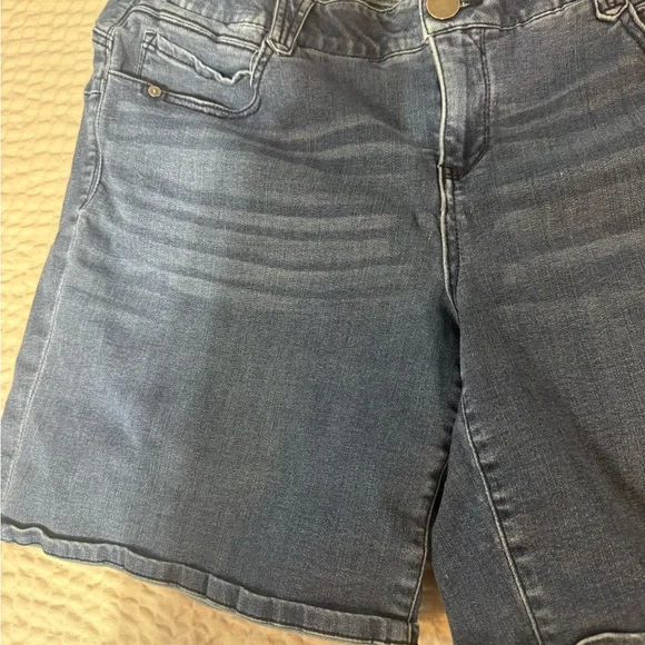 Democracy Women's Blue Denim Jeans - Picture 3 of 4